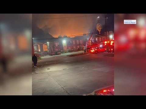 Large fire burns at Houston apartment complex