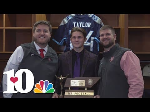 Halls kicker, Owen Taylor, wins 2023 Mr. Football Kicker of the Year