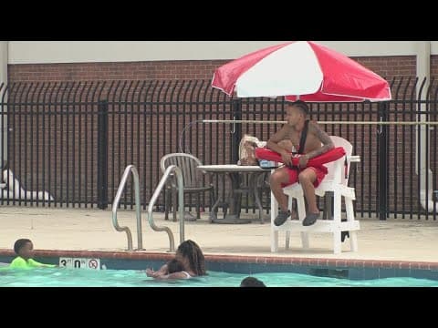 Algiers pool opens as summer nears end