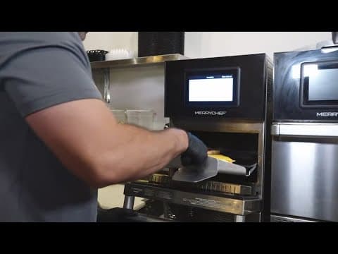 Joey's Sandwich Shop shows 10News how to make a popular menu item