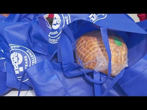 ​
WWL-Web Team
​
New Orleans community comes together to feed those in need, NOPD