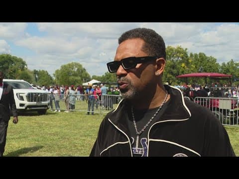 Comedian Mike Epps hosts free concert in Indianapolis