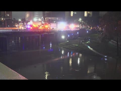 3 people rescued from Buffalo Bayou