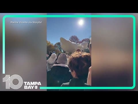 Thanksgiving Day Parade float suddenly dips causing audience to gasp