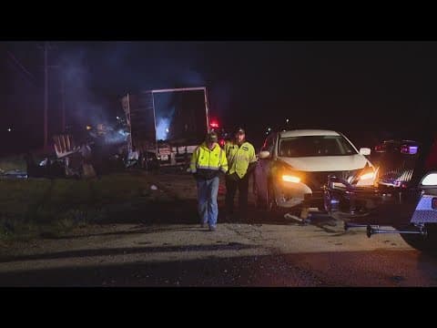 Police: 2 dead after crash involving 2 semis, car in Boone County