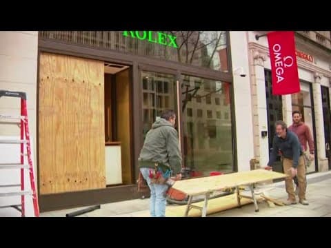 Armed robbery at jewelry store in Northwest D.C., suspects wanted