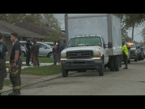 Plumber dies after tunnel collapse in Kenner, Louisiana