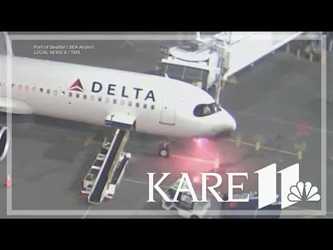 New video shows sparks coming from Delta plane