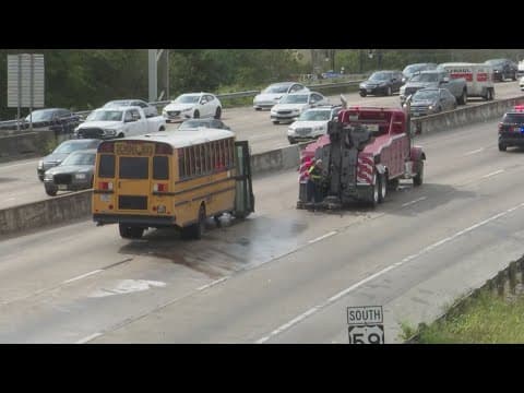Bus carrying cheerleading team gets into wreck on Southwest Freeway, three students transported