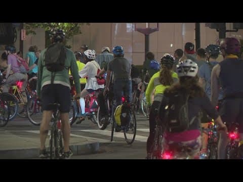 Cyclists clog Connecticut Ave in protest over lack of bicycle lanes