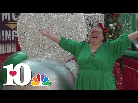 Knoxville woman brings holiday magic to life at local mall