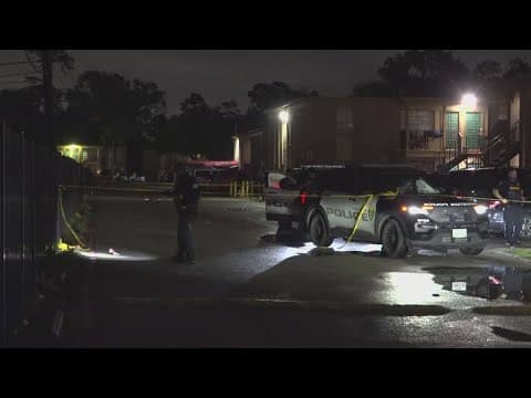 Woman shot in face during robbery in apartment complex parking lot off Gulf Freeway, HPD says