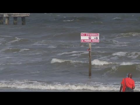 26-year-old dies after getting caught in rip current while swimming near Pleasure Pier in Galveston