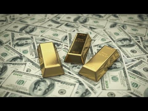 More people continue selling and buying gold as prices hit a record high