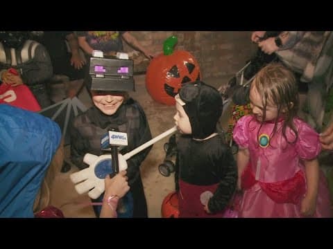 Halloween rain doesn't stop trick-or-treaters in Slidell