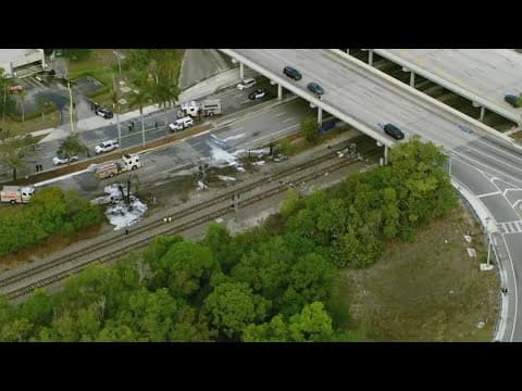 Small plane crashes in South Florida
