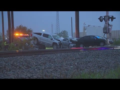 Man arrested, charged with manslaughter in connection to 5-car fatal pileup in Fort Worth