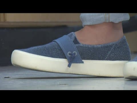 Students at UC San Diego making sustainable shoes from algae