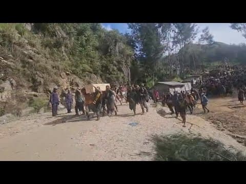 Massive landslide in Papua New Guinea buries thousands