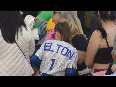 Elton John headlines benefit concert for cancer research at Petco Park