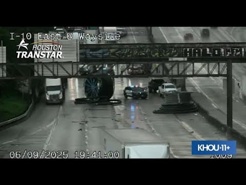 Watch: Spool blocks traffic on I-10