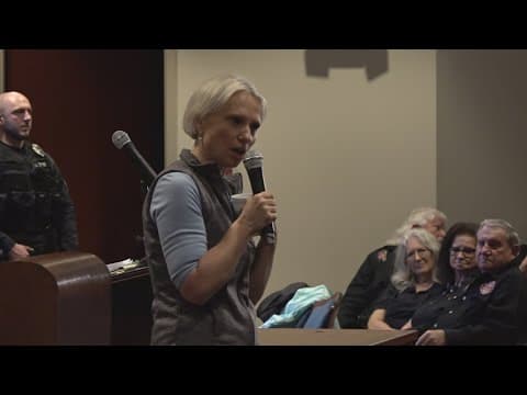 Indiana Rep. Victoria Spartz fields questions from vocal crowd at Muncie town hall