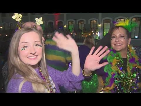 Thousands gather to celebrate final weekend of Mardi Gras! Galveston
