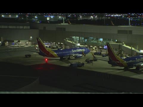 Bullet hits Southwest Airlines plane at Love Field in Dallas