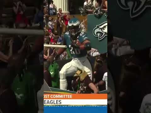 Philadelphia Eagles Fans Float in Super Bowl Parade in NOLA