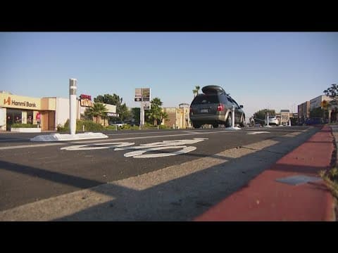New bike lanes in San Diego's Convoy neighborhood cause parking chaos during dinner rush