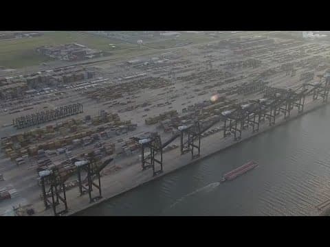 Back to work | Union for 45,000 US dockworkers agrees to suspend strike