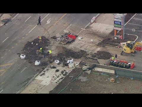 Investigators probe the cause of Philadelphia air ambulance crash that killed 7