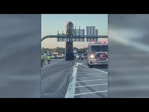 Trailer ripped off truck after hitting sign on I-35 in Oklahoma, troopers say