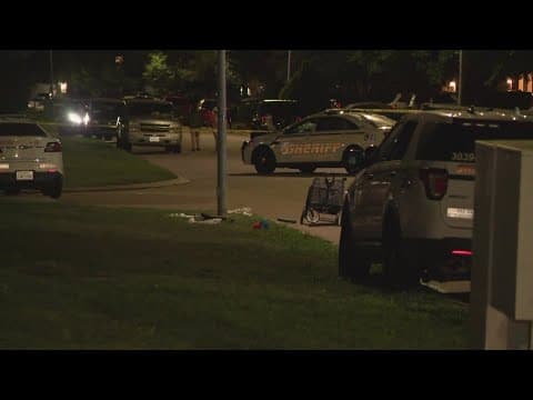 HCSO: 2 toddlers, woman injured after being hit by vehicle while crossing the street in Katy