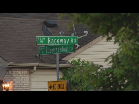 Man charged after hitting teenager on bike in Hendricks County crash