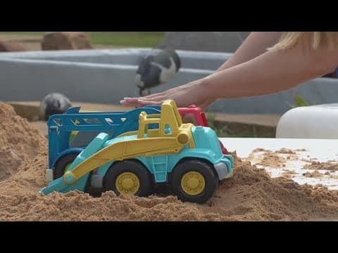 Dallas Aquarium takes a unique approach to celebrating Labor Day