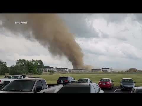 Powerful tornado rips through Indiana neighborhood