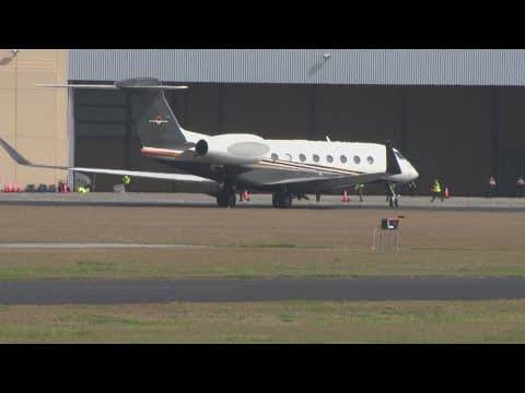 Super Bowl traffic takes over tarmac at Lakefront Airport