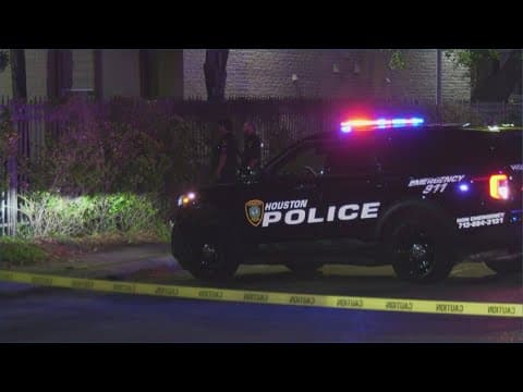 2 hurt after fight involving gun, bat and bow and arrow in northwest Houston, police say