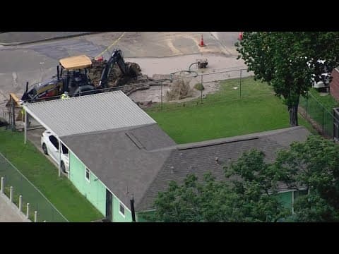 Gas line hit by construction crew near South Loop
