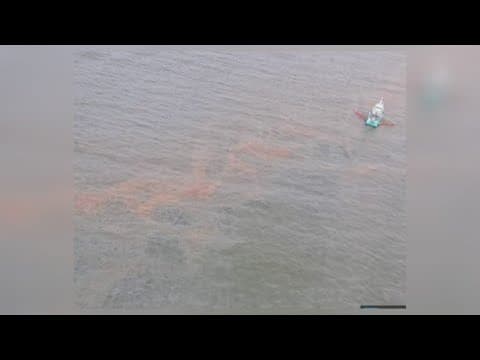 U.S. Coast Guard responds to nearly 1,000 gallon oil spill near Venice