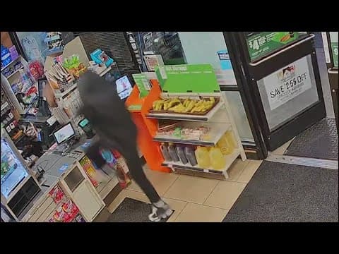 Video shows armed suspect rob SE DC convenience store