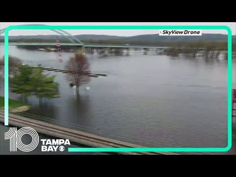 Mississippi River continues to rise in Iowa amid flooding