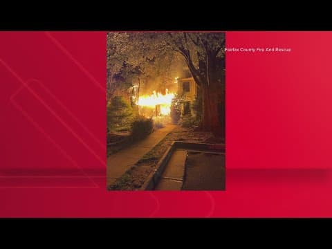 Firefighters battle blaze in Fairfax Co.