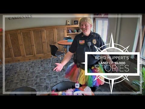 Tutu-wearing school cop connects with students through humor