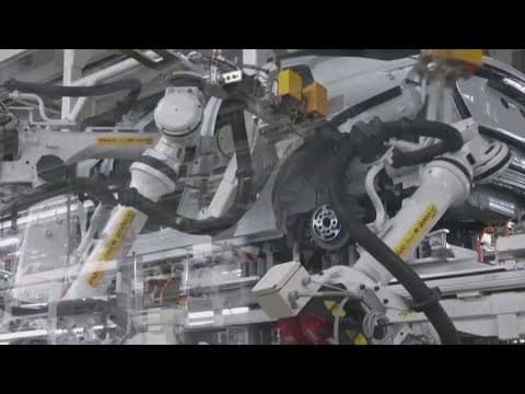 Nissan cuts 9,000 jobs as sales dip