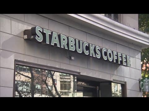 Starbucks cuts down on promotional efforts on its mobile apps