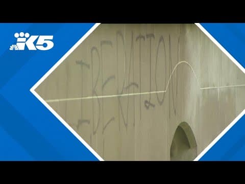 Pro-Palestinian, anti-Semitic graffiti cleaned at UW