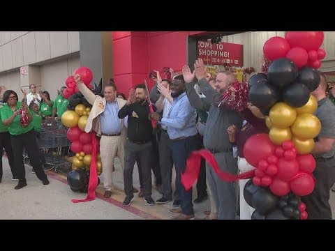 H-E-B opens first low-price Joe V’s Smart Shop in Dallas