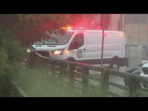 Body found in Buffalo Bayou near Baker Street, HPD says